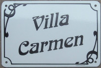 2.1- Plaque de villa émaillée (20x30cm) alphabet AR, en biais.